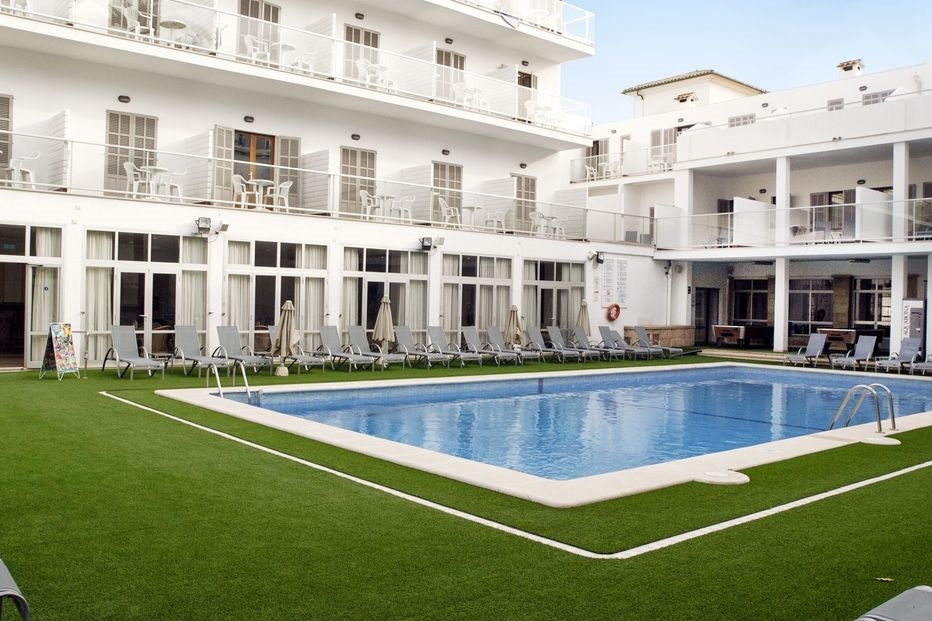 Eix Alcudia Hotel +18 2