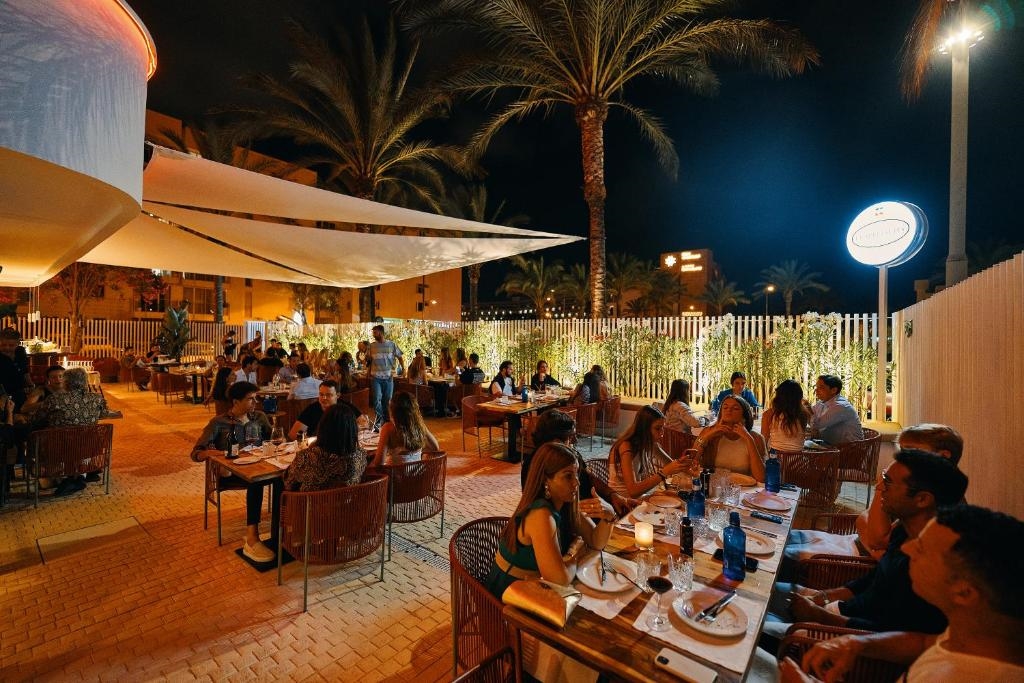 El Hotel Pacha - Includes entrace to Pacha Club 3