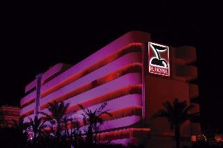 El Hotel Pacha - Includes entrace to Pacha Club 3