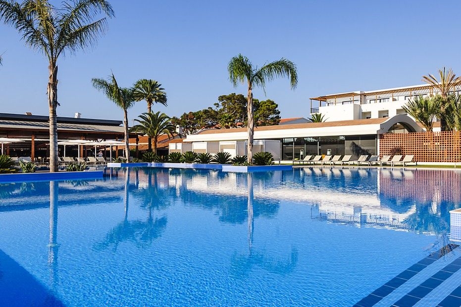 Estival El Dorado Resort