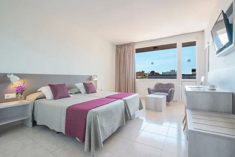 Hotel Lloret Santa Rosa by Pierre & Vacances 4