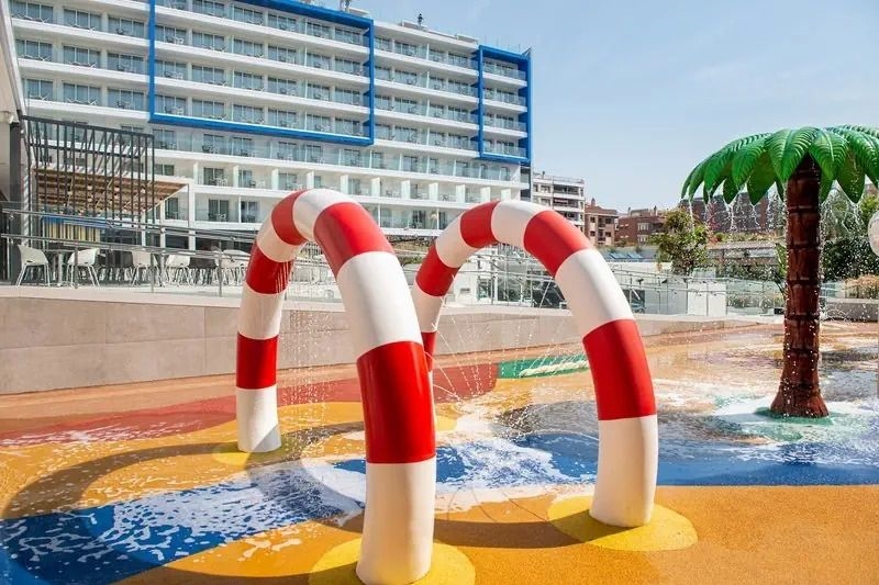 L'Azure Hotel 4