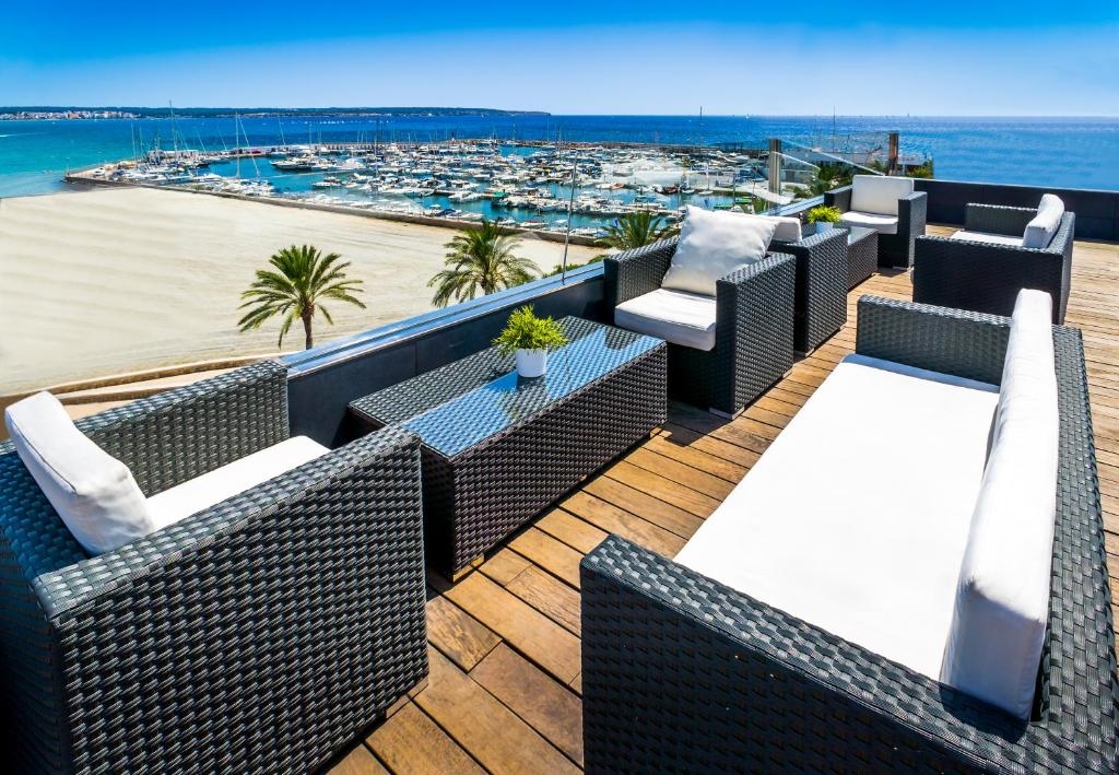 Nautic Hotel