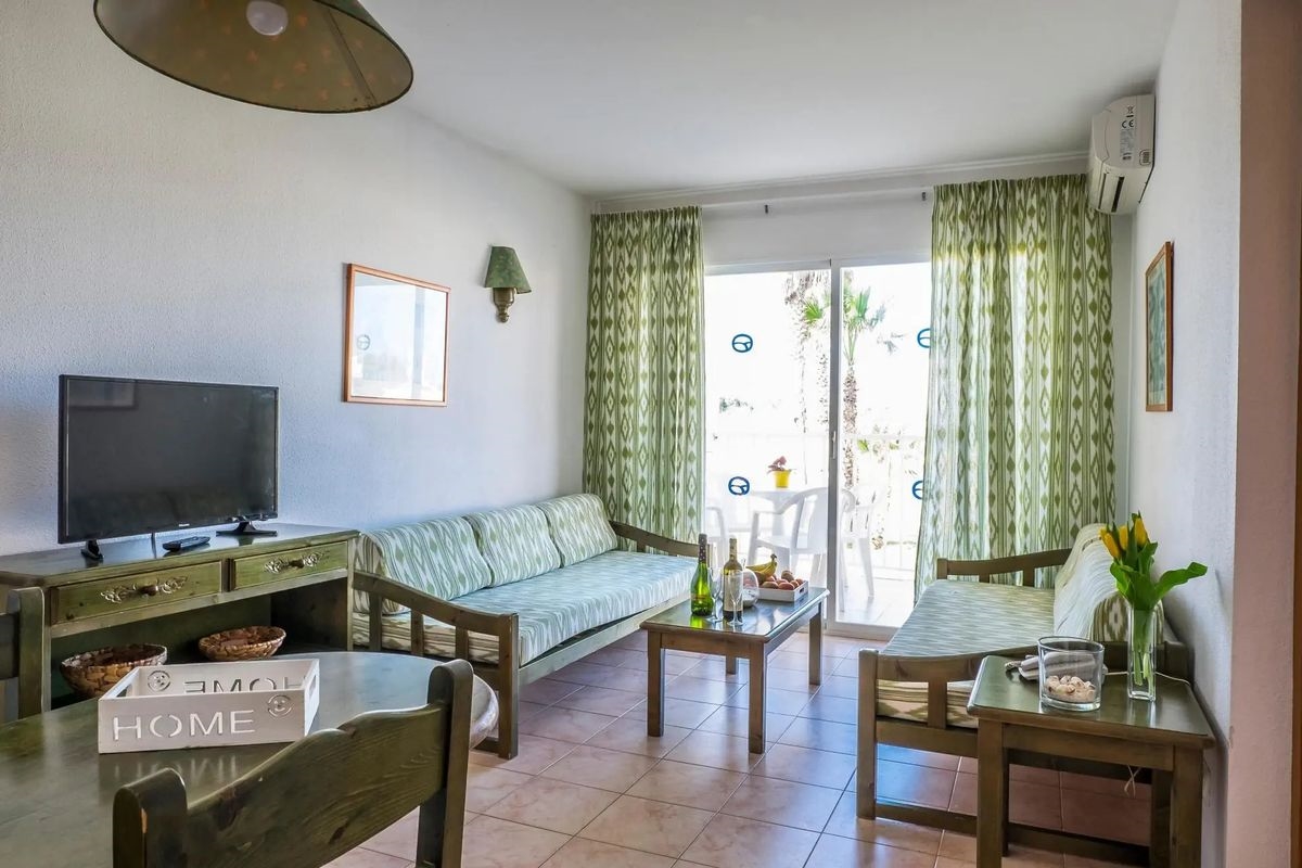 Pierre & Vacances Menorca Cala Blanes 2