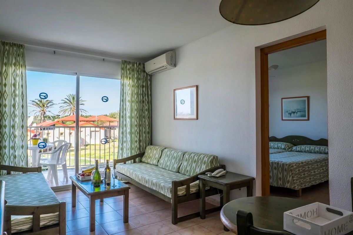 Pierre & Vacances Menorca Cala Blanes 4