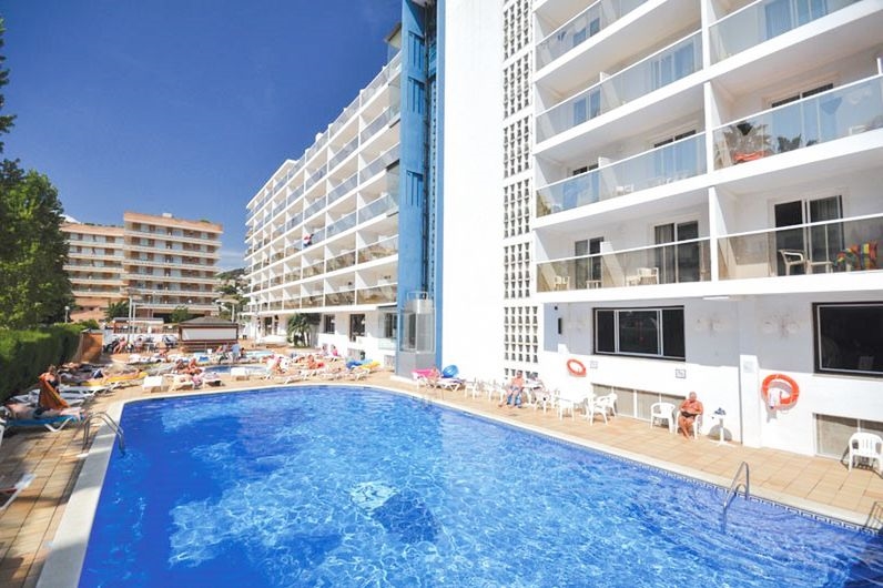 Riviera 3