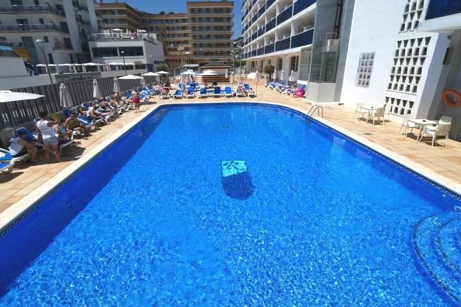 Riviera 4