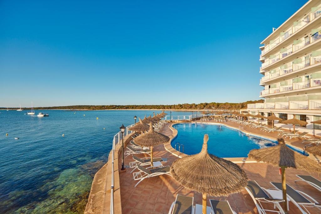 Universal Hotel Marques
