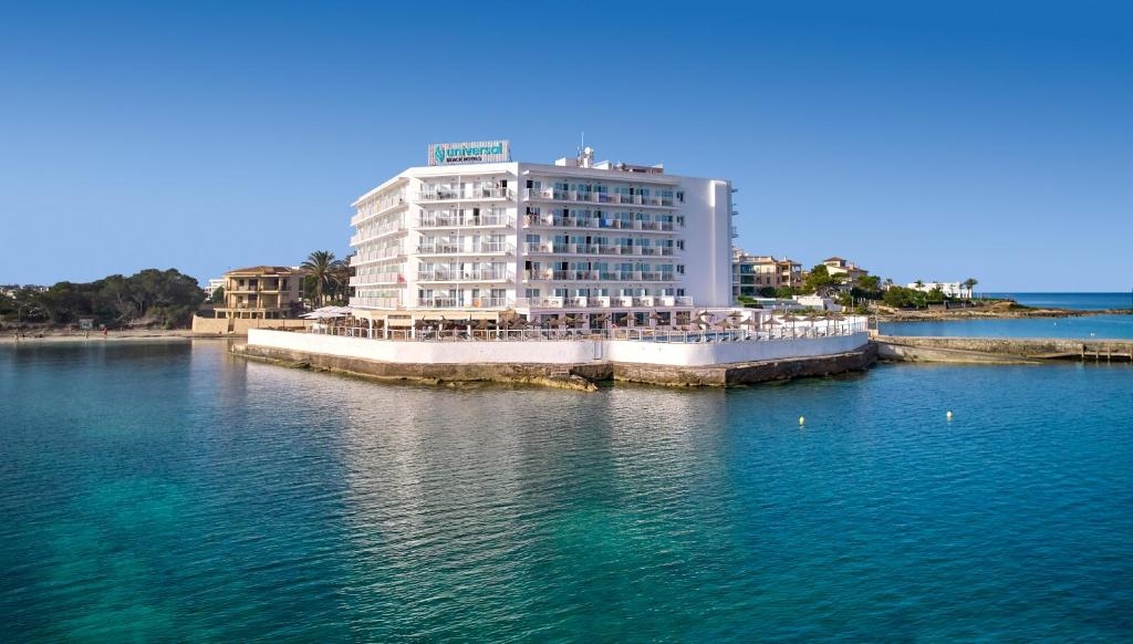 Universal Hotel Marques 2