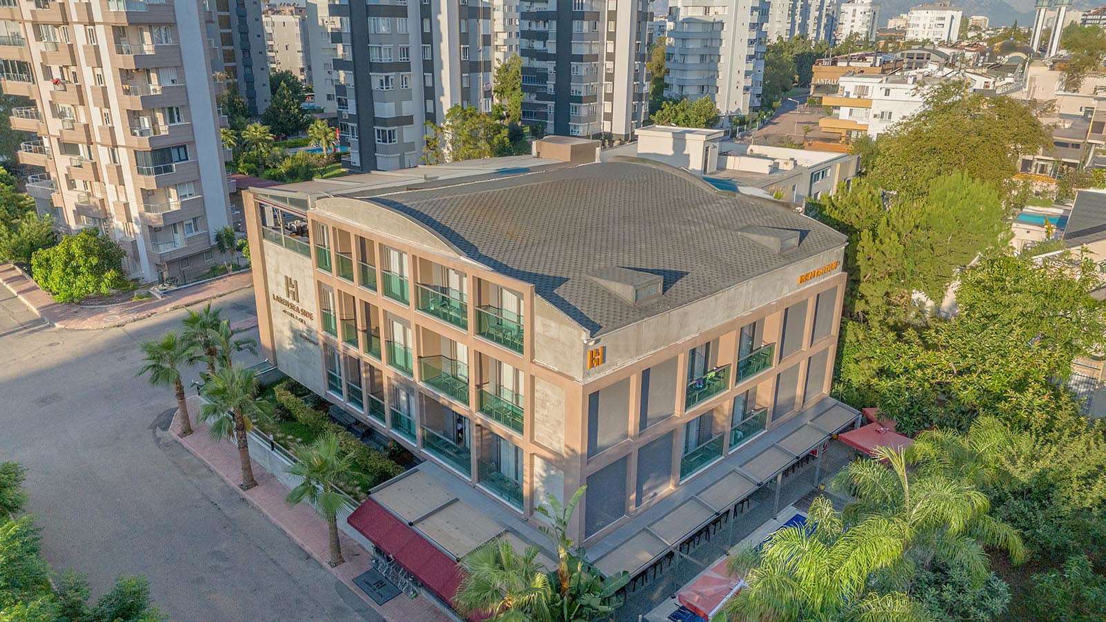 Laren Seaside Hotel and Spa