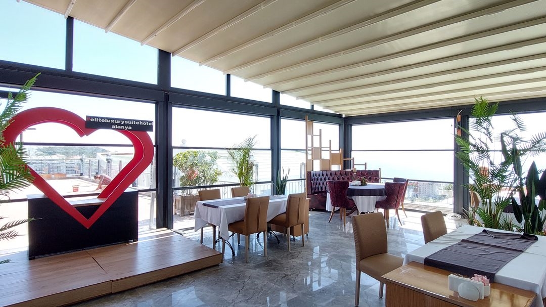 Elite Luxury Suite 5