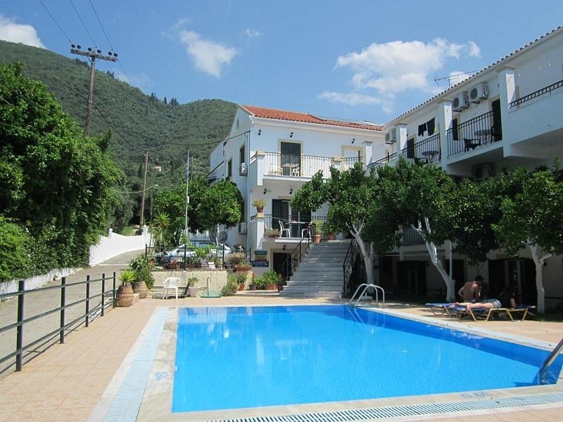 ANTIGONI APARTMENTS 4