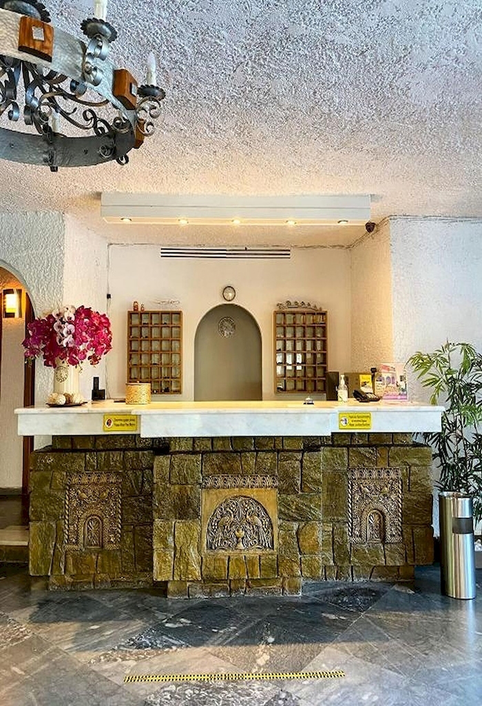 KARTEROS HOTEL 4