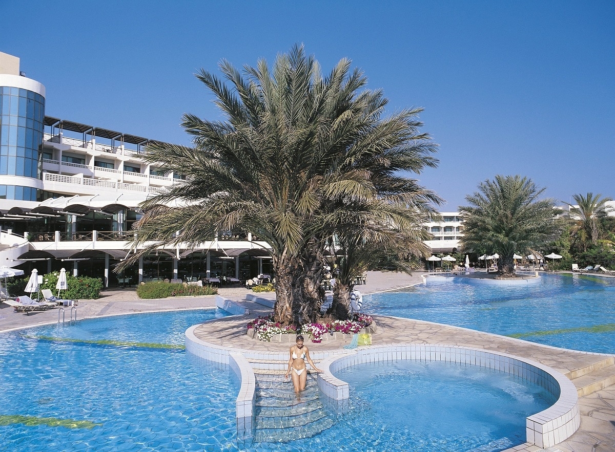 Constantinou Bros Athena Beach Hotel 4