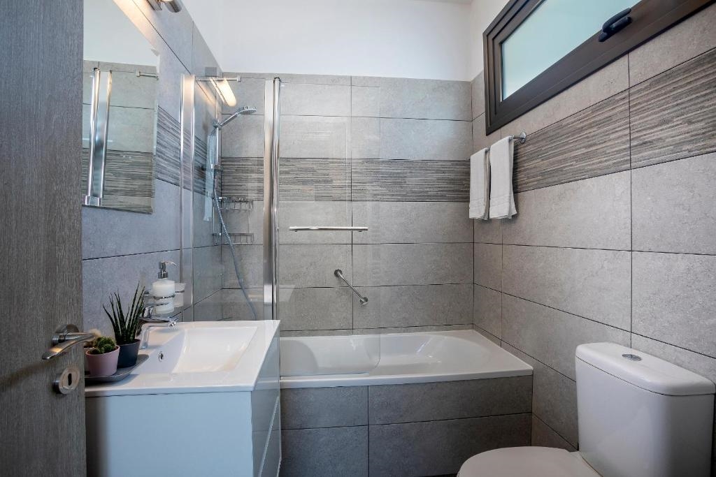 Chris Le Mare Luxury Villa 3