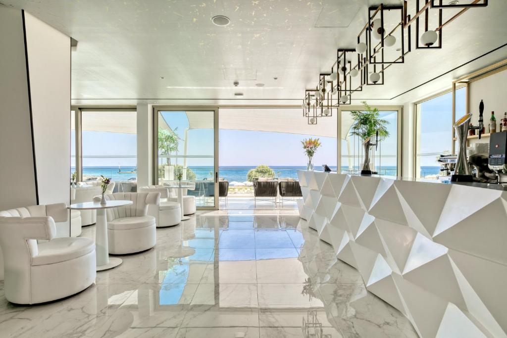 Ivi Mare - Designed for adults