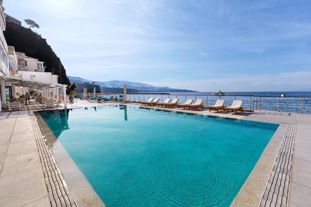 Alimuri Bay Resort 3