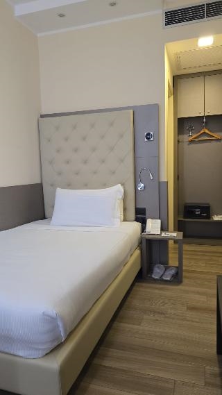 JR Hotels Bocconi Milano 5