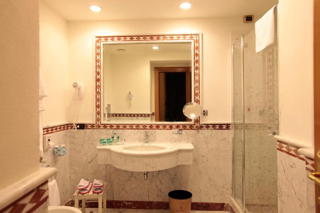 Marconi Hotel 2