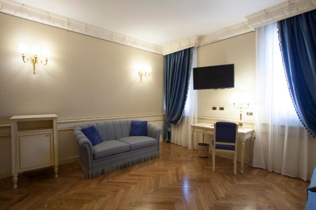Marconi Hotel 4