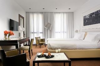 UNA HOTELS Cusani Milano 4