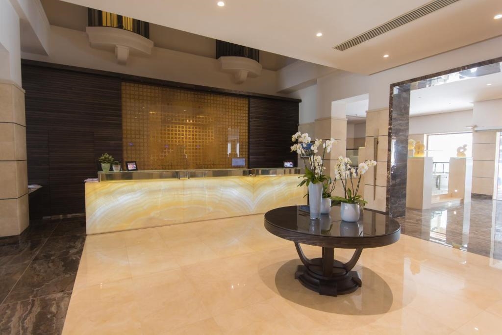Maritim Antonine Hotel & Spa 5
