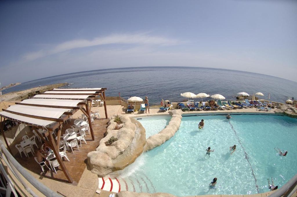 The Preluna Hotel 3