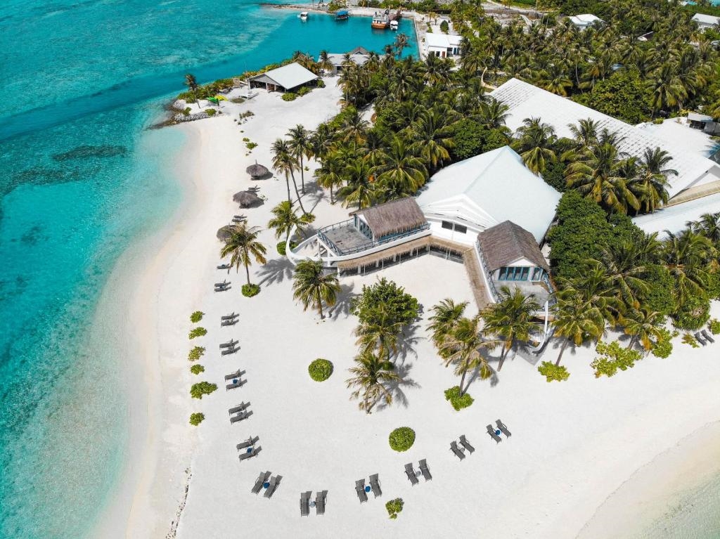 RAHAA RESORT