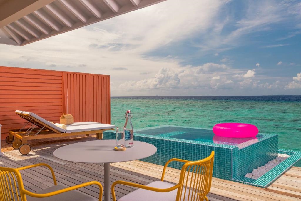 THE STANDARD HURUVALHI MALDIVES 2