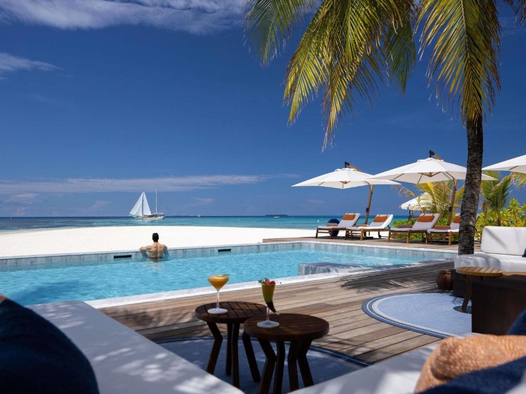 V VILLAS MALDIVES AT MIRIHI (EX. MIRIHI ISLAND RESORT) 4