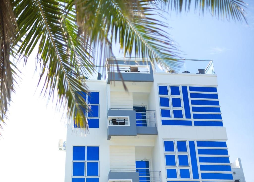 WHITE HARP BEACH 2