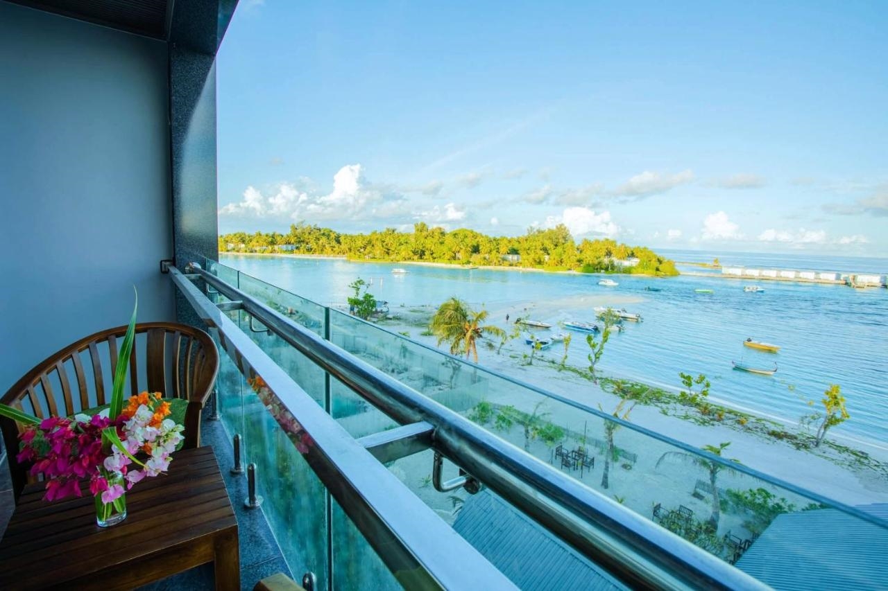 BEACH HOTEL GURAIDHOO 5