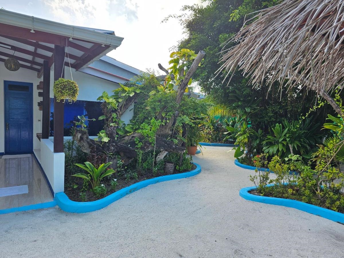 GARDEN ROOMS BY LAGOON VIEW 3