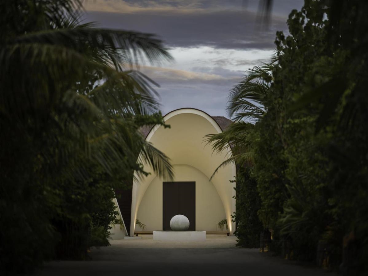 HILTON MALDIVES AMINGIRI RESORT & SPA 5