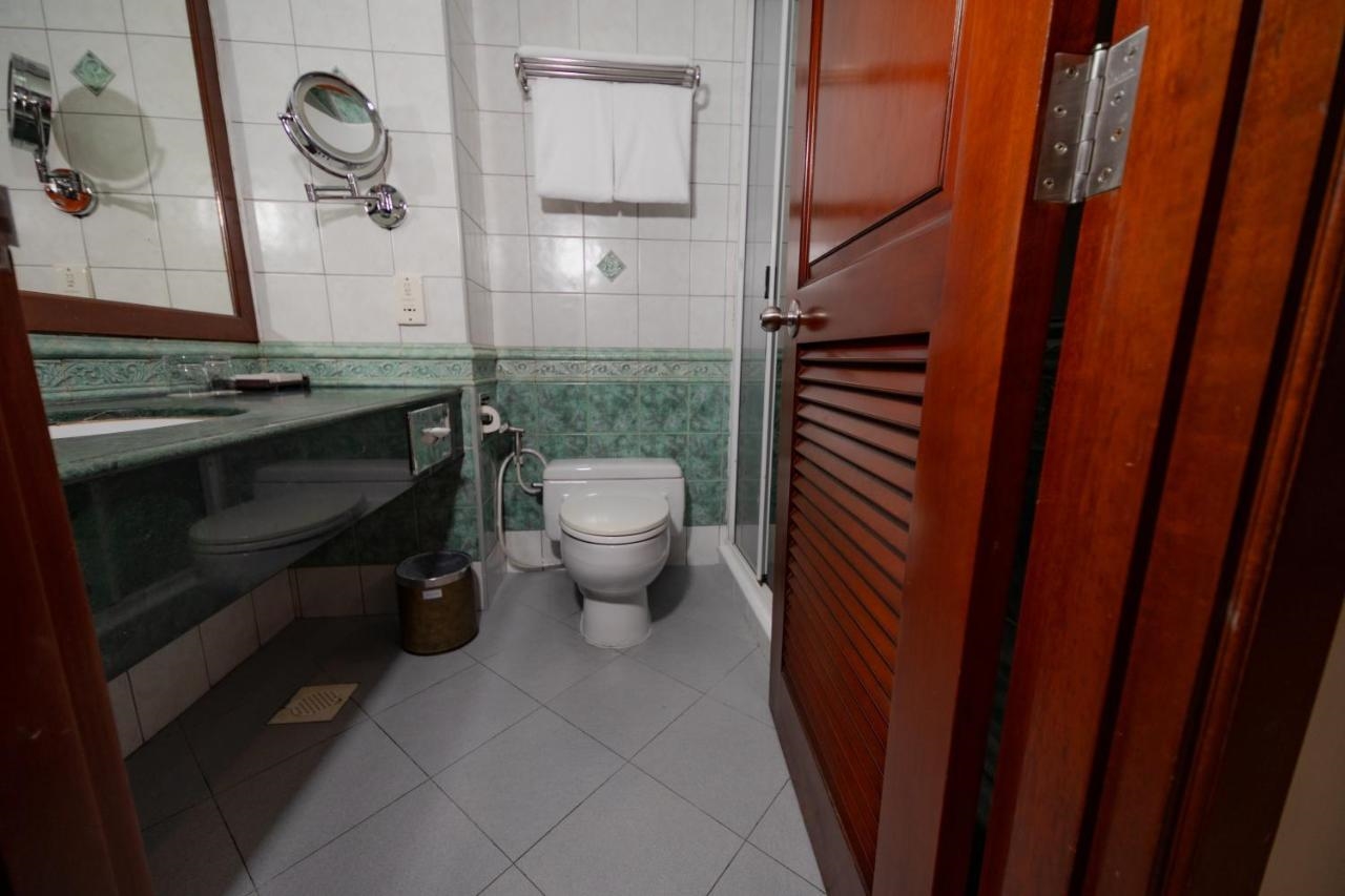 HULHULE ISLAND HOTEL 4