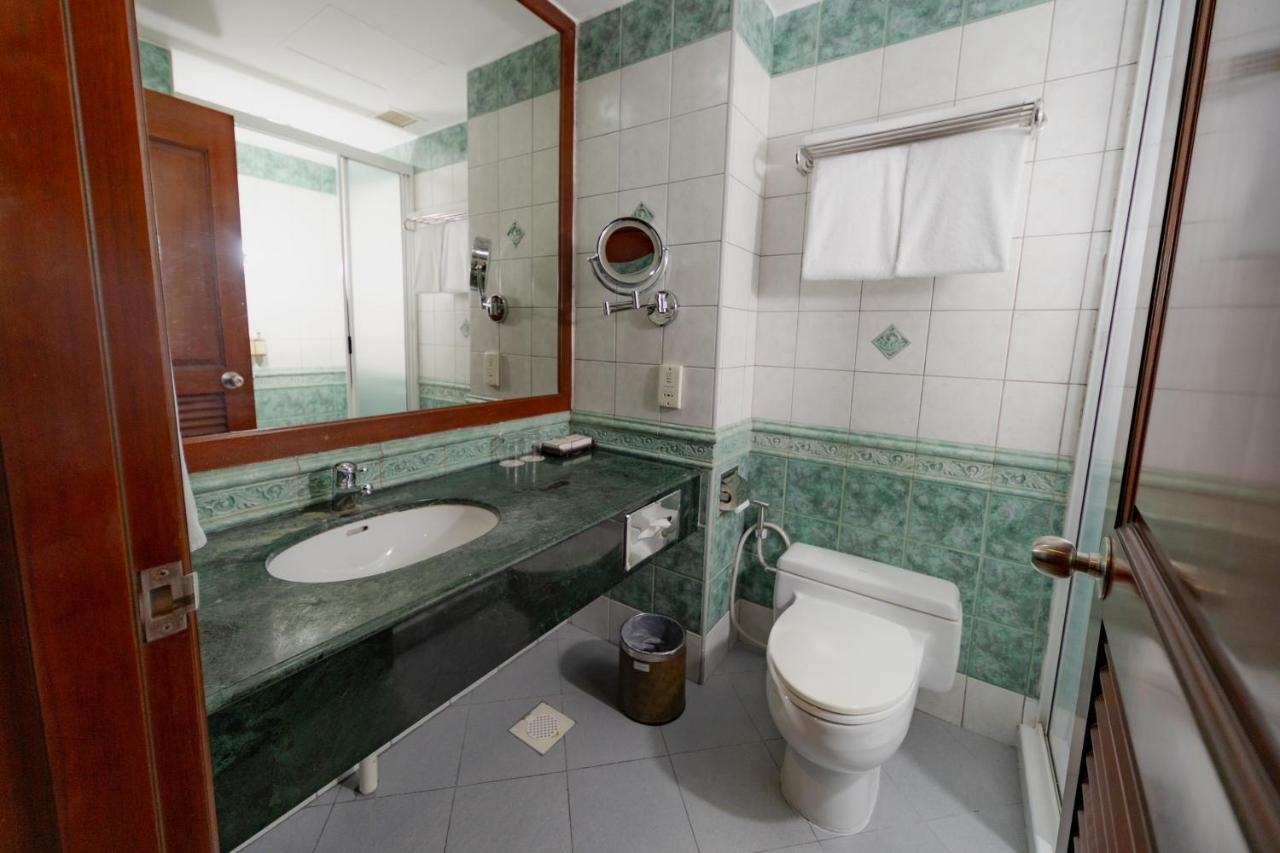 HULHULE ISLAND HOTEL 5