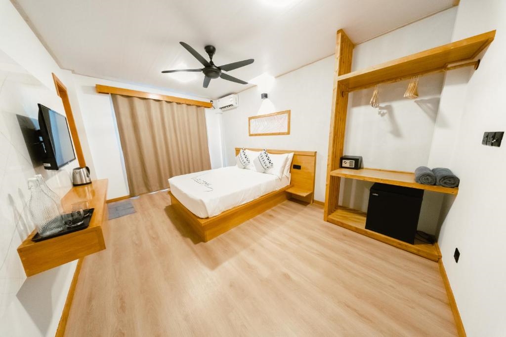 ISLAND SERENITY 5