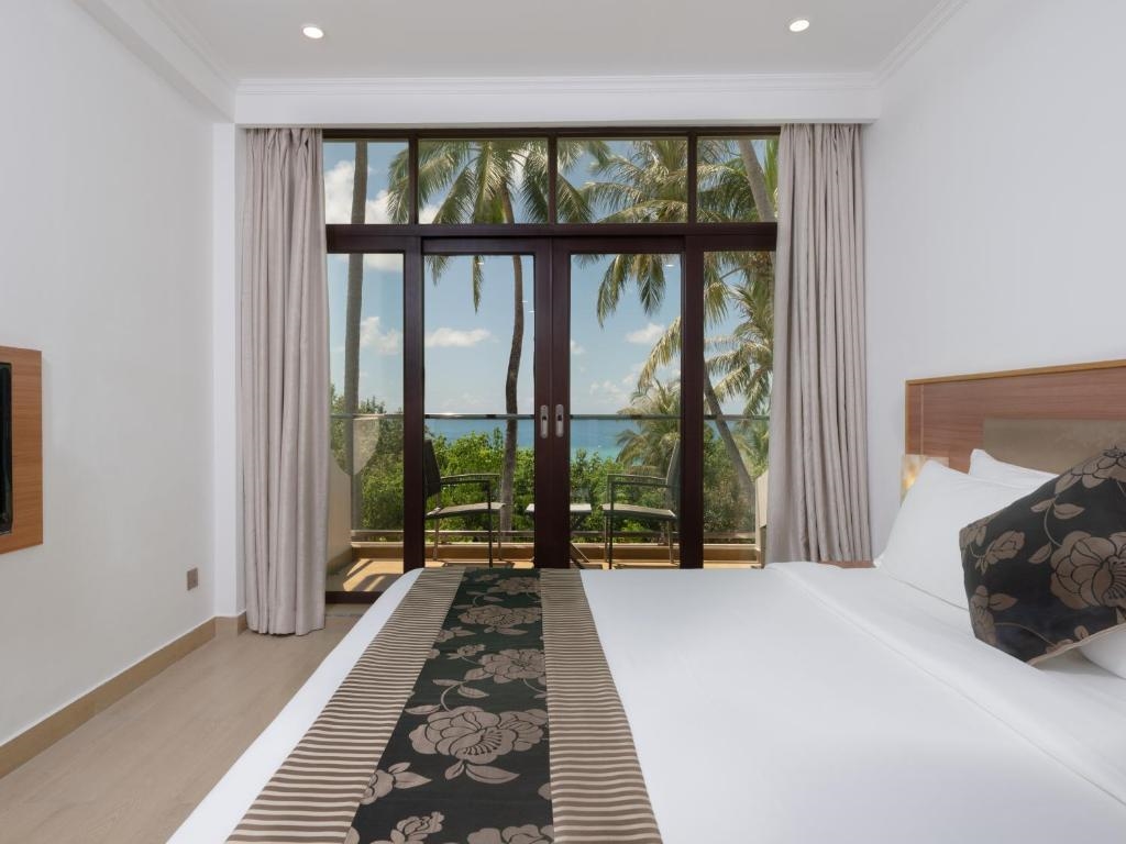 KAANI BEACH HOTEL 3