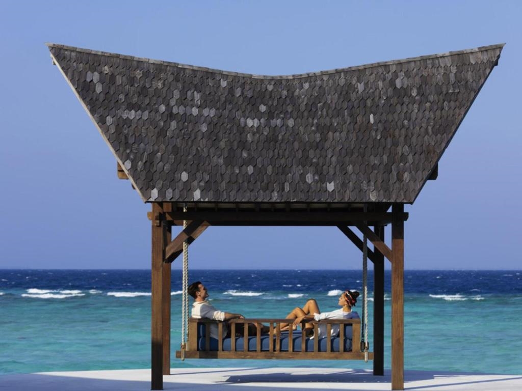 KUREDHIVARU RESORT & SPA (EX. MOVENPICK RESORT KUREDHIVARU) 2