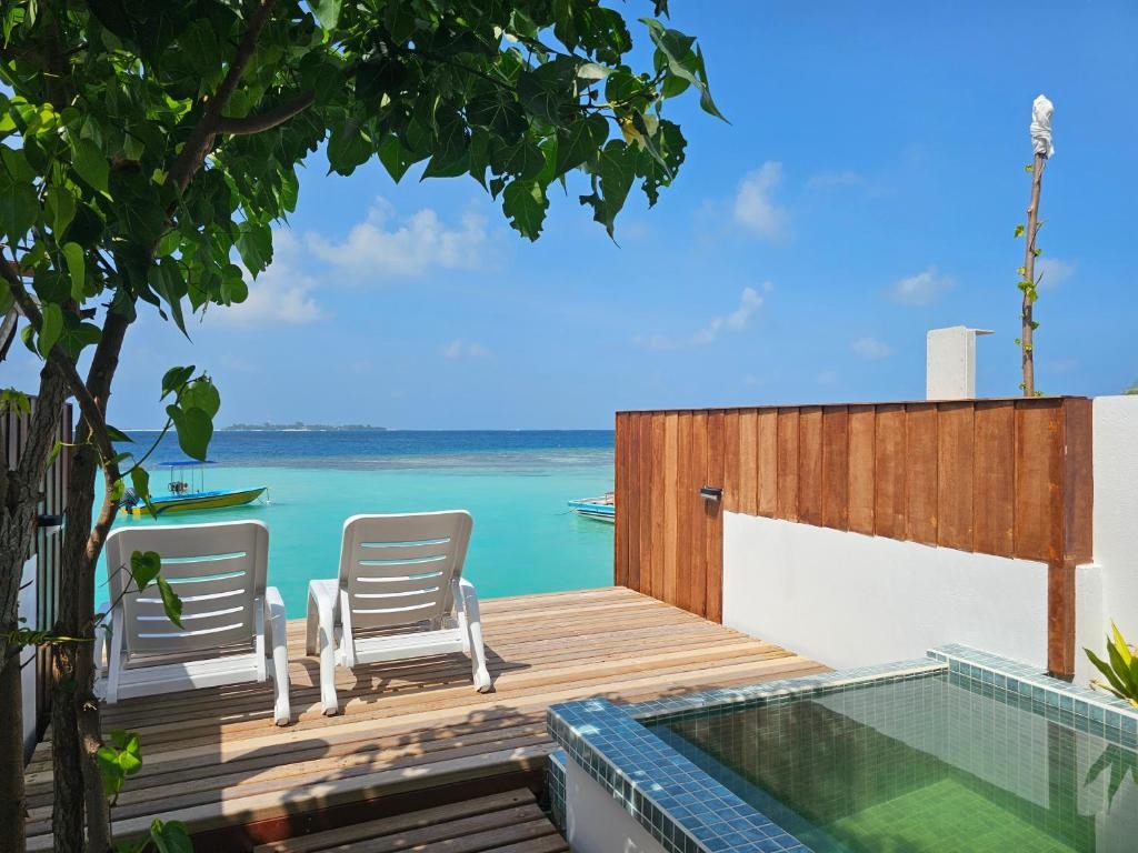 LAGOON VIEW MALDIVES 4