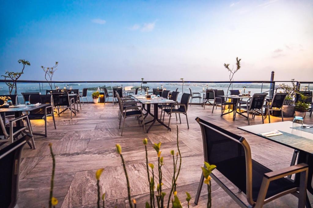 MAAGIRI HOTEL 5