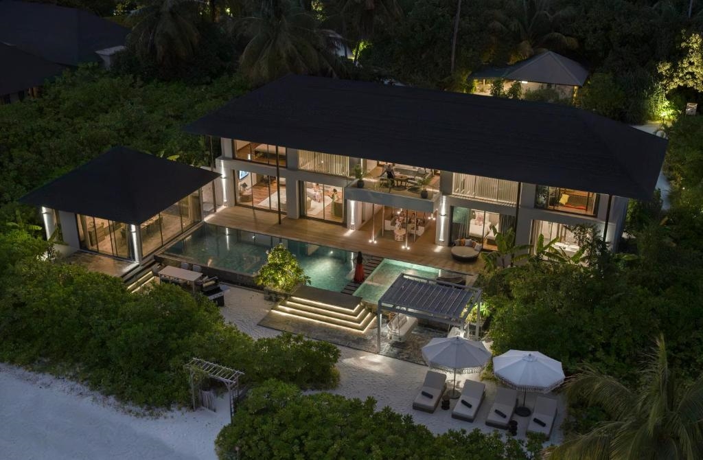 MADIFUSHI PRIVATE ISLAND 2
