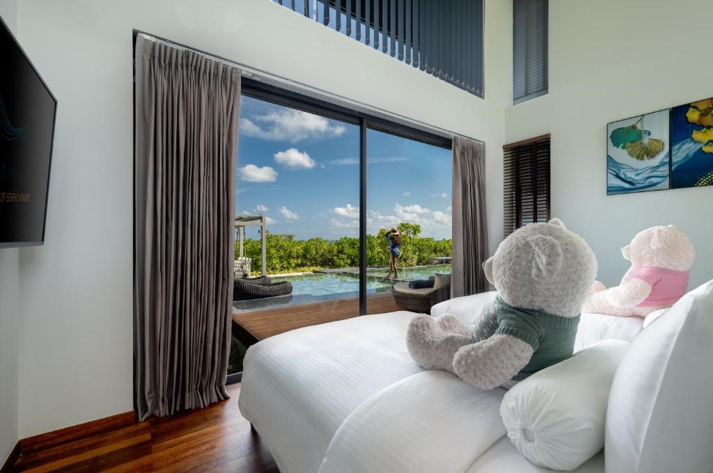 MADIFUSHI PRIVATE ISLAND 4