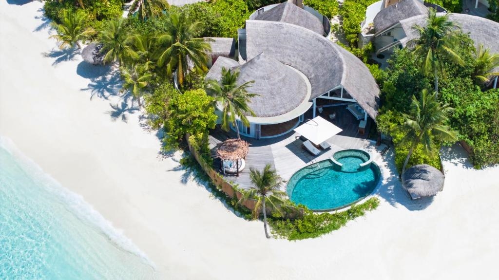 MILAIDHOO ISLAND MALDIVES 4