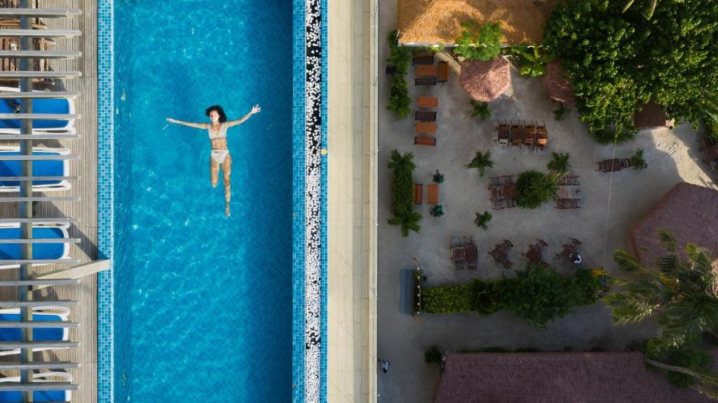 ARENA BEACH HOTEL 4