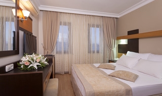 Kandelor Otel