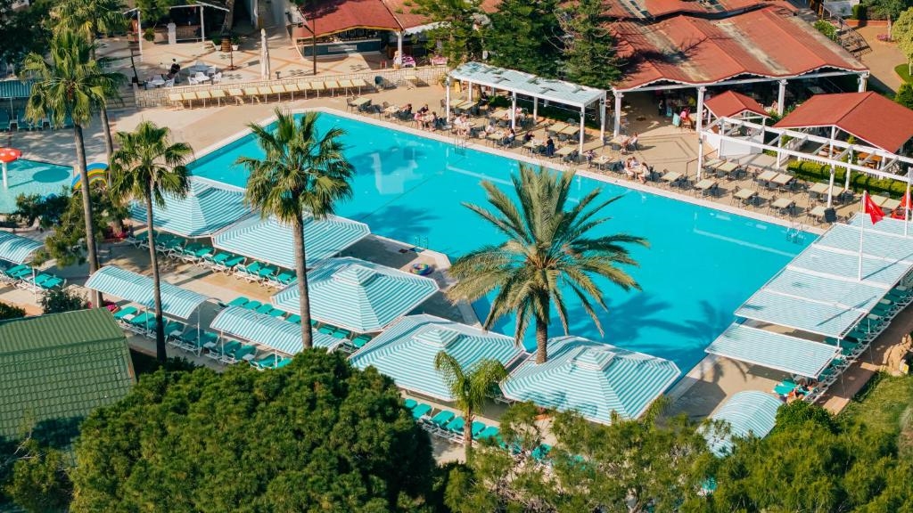 Pirates Beach Club 5