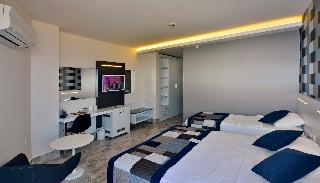 White City Beach Hotel 3