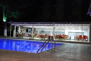 Anita Kemer Noch Hotel 3