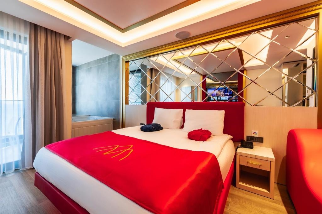 Granada Luxury Red 3